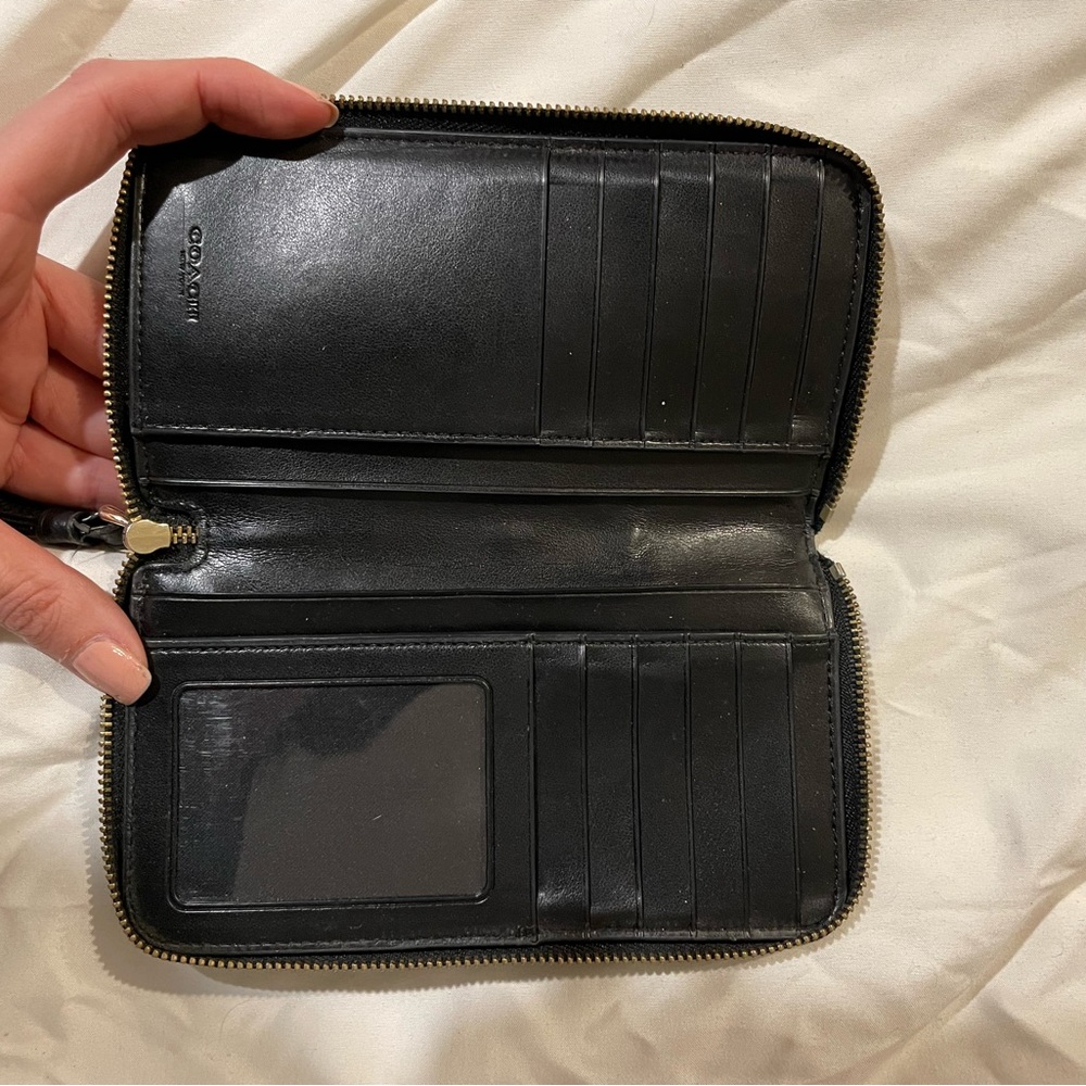 Coach purse - Picture 2 of 2